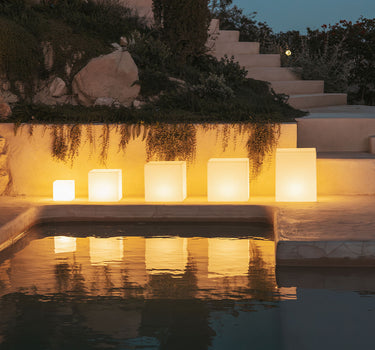 cuby#Alimentación_Solar + Batería Recargable (Uso exterior e interior)#luz_Colores RGB + Blanco frío cálido y neutro