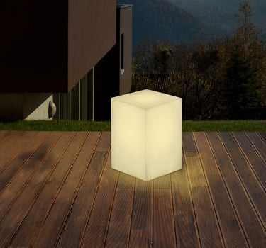 cuby#tamaño_43 x 43 x 53cm#Alimentación_Solar + Batería Recargable (Uso exterior e interior)#luz_Colores RGB + Blanco frío cálido y neutro