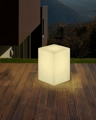 cuby#tamaño_43 x 43 x 53cm#Alimentación_Solar + Batería Recargable (Uso exterior e interior)#luz_Colores RGB + Blanco frío cálido y neutro