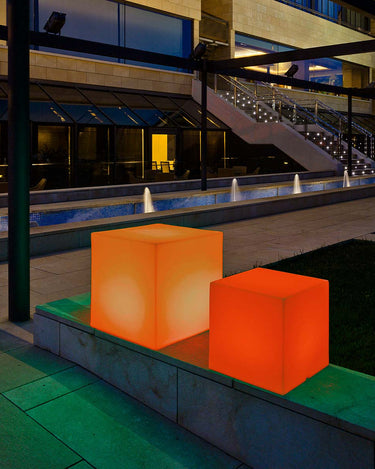 cuby#tamaño_40 x 40 x 40cm#Alimentación_Solar + Batería Recargable (Uso exterior e interior)#luz_Colores RGB + Blanco frío cálido y neutro