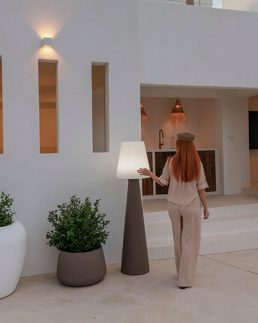 lolapop-7#alimentación_BATERÍA RECARGABLE (USO EXTERIOR E INTERIOR)#luz_Blanco frío + Blanco cálido#Color principal (opaco)_topo