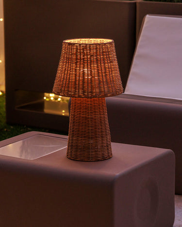 LOLA_40#Alimentación_BATERÍA RECARGABLE (USO EXTERIOR E INTERIOR)#luz_BLANCO CÁLIDO
