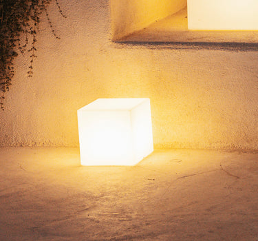 cuby#tamaño_20 x 20 x 20cm#Alimentación_Cable (Uso exterior e interior)#Luz_Blanco cálido