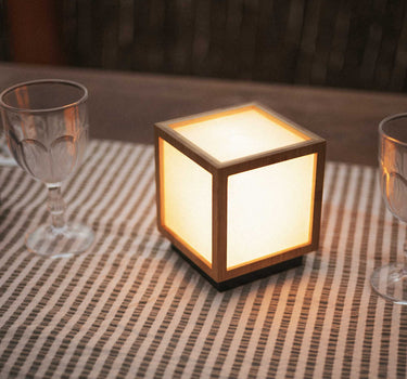 Farol solar portátil sin cables Vega Lantern