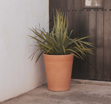 GERBERA 33 colored round flowerpot