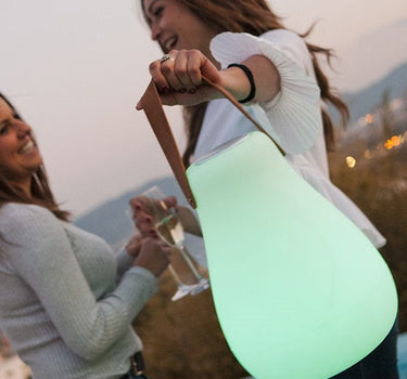 ALTAVOZ PORTÁTIL CON LUZ KURBY PLAY