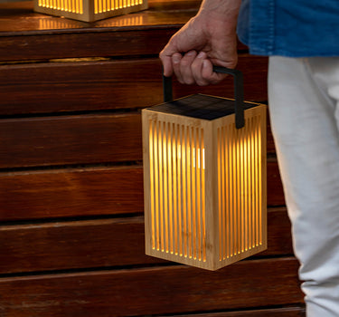 Farol solar portátil sin cables con OKINAWA LANTERN